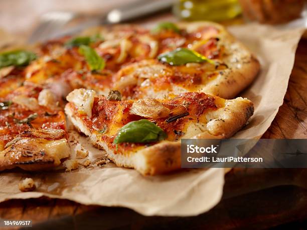 Marinara Pizza Stockfoto en meer beelden van Pizza - Pizza, Pizza Margherita, Close-up