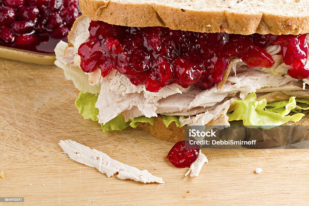 Sandwich di tacchino e mirtillo - Foto stock royalty-free di Avanzi