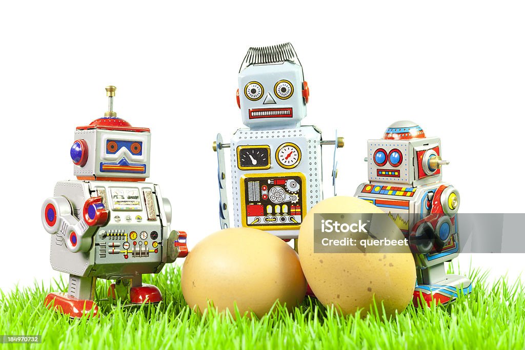 Ostern-Retro Zinn Spielzeug-Roboter mit 2 Eier - Lizenzfrei Ostern Stock-Foto