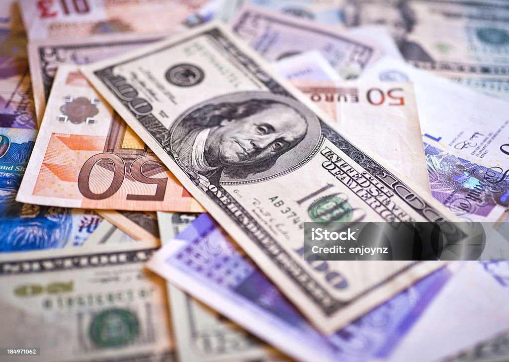 Valuta internazionale - Foto stock royalty-free di Banconota di dollaro statunitense