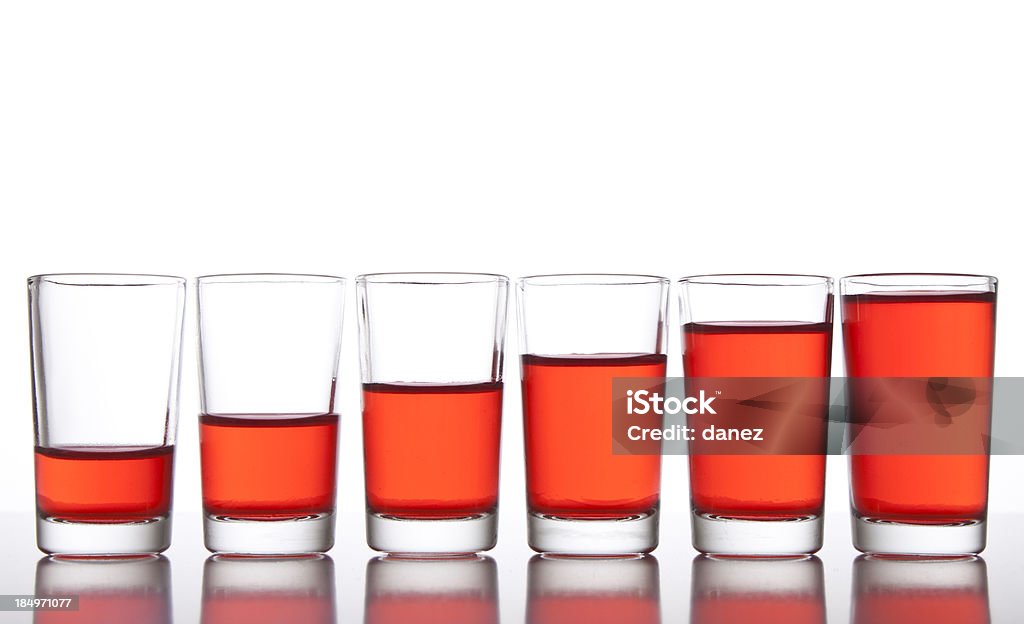Óculos com diferentes níveis de bebida - Foto de stock de Copo royalty-free