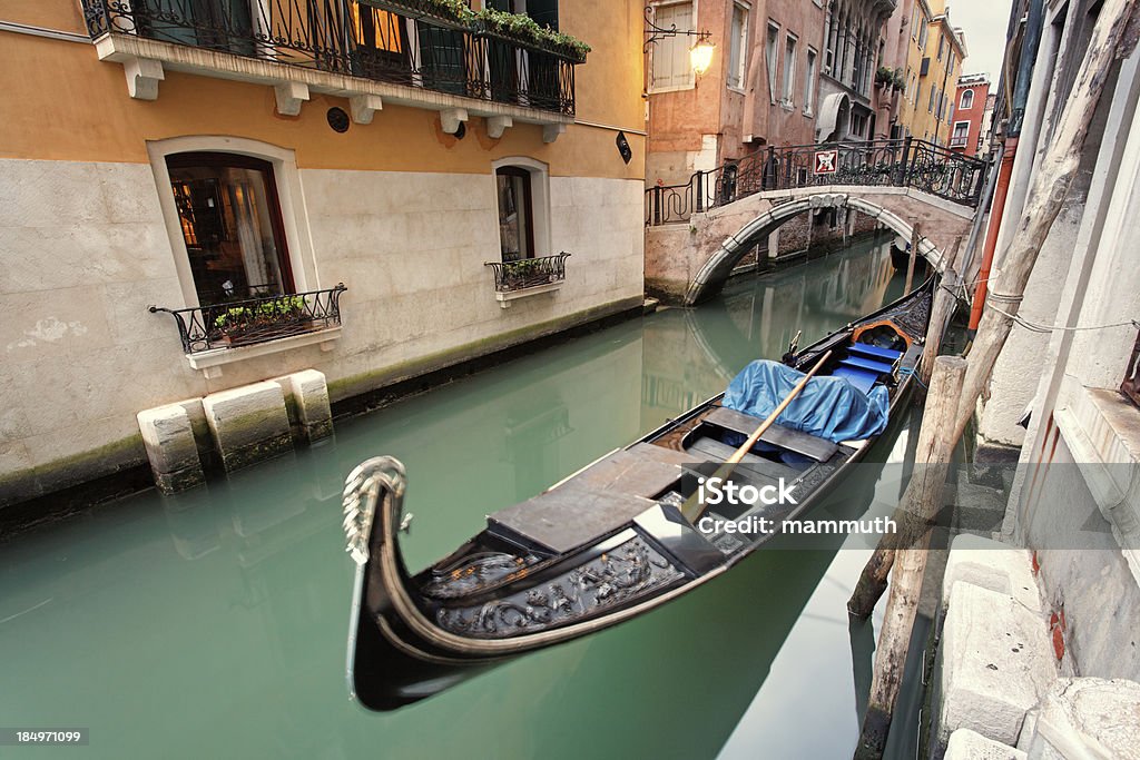 Canal com Gôndola - Foto de stock de Arquitetura royalty-free