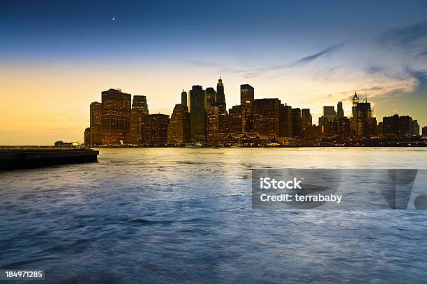 Манхэттен На Закат Пейзаж — стоковые фотографии и другие картинки Без людей - Без людей, Большой город, Внешний вид здания
