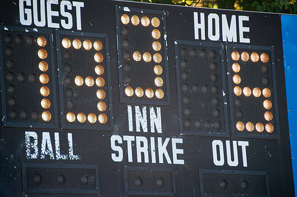 бейсбольная балл borad - scoreboard baseballs baseball sport стоковые фото и изображения