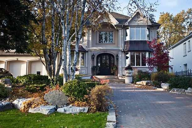 istock Luxury Home in Southern Ontario 184973385