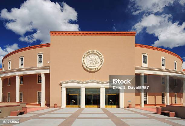 Capitolio Del Estado De Nuevo México Foto de stock y más banco de imágenes de Nuevo México - Nuevo México, Capitolio estatal, Santa Fe