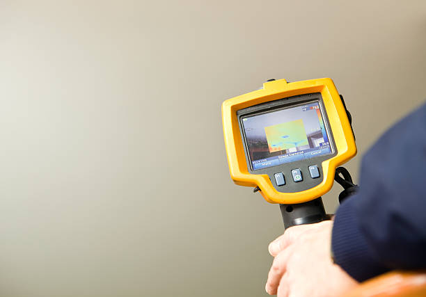 istock Infrared Thermal Imaging Camera for Home Energy Audit 184973747