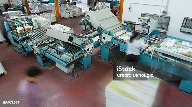 Settore Della Stampa - Fotografie stock e altre immagini di Industria tipografica - Industria tipografica, Stampante per grandi formati, Ambientazione interna