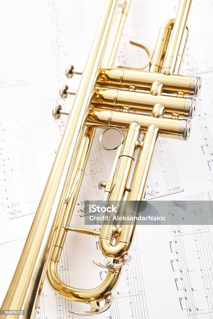 Tromba e note - Foto stock royalty-free di Arte, Cultura e Spettacolo