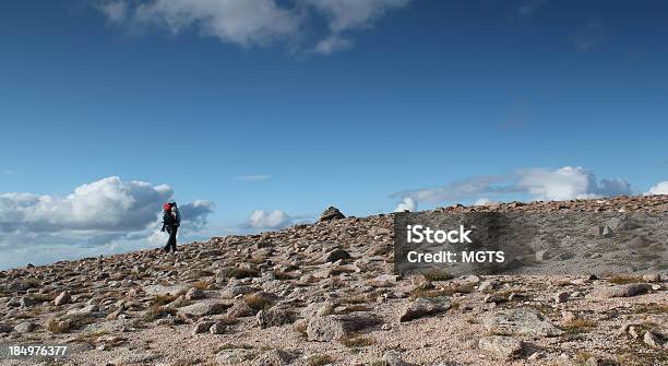Wysokość Hiking - zdjęcia stockowe i więcej obrazów Chmura - Chmura, Fotografika, Głaz