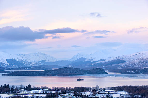 loch lomond no inverno - loch lomond loch ben lomond scotland imagens e fotografias de stock