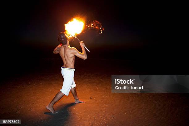 Fire Eater - zdjęcia stockowe i więcej obrazów Tańczyć - Tańczyć, 30-39 lat, Artysta