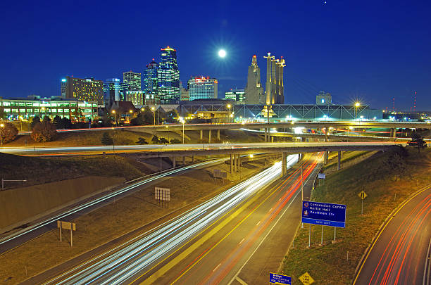 istock Kansas City, Summit Street view 184979016