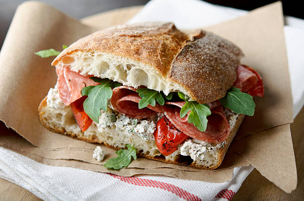 artisan salami sandwich - sandwich photos et images de collection