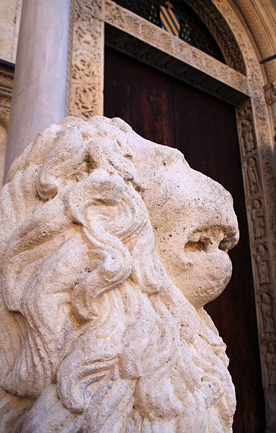 istock Modena, Cathedral: lion statue and reliefs on the main gate 184981826