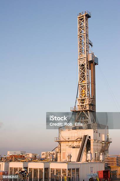 Oilrig Al Amanecer Foto de stock y más banco de imágenes de Arabia Saudí - Arabia Saudí, Torre perforadora, Exploración