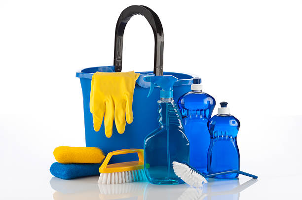 prodotti per la pulizia - kitchen glove foto e immagini stock