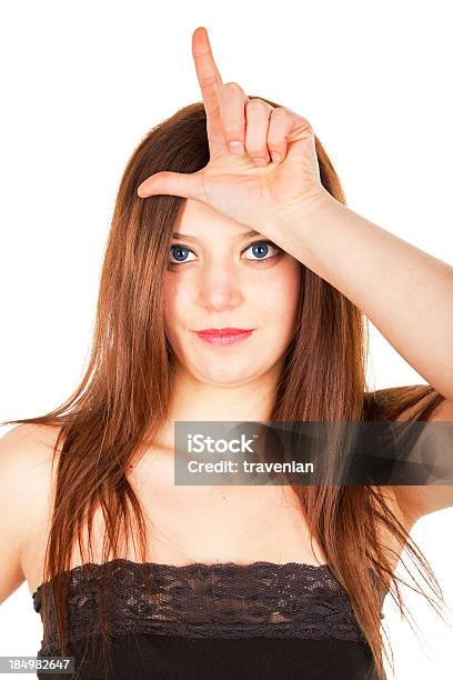 젊은 여자 표시중 L 팻말 자신의 손으로 Looser 20-29세에 대한 스톡 사진 및 기타 이미지 - 20-29세, 갈색 머리, 개념