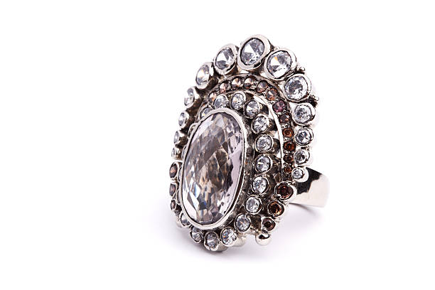 weißer zirkonia ring crystal clear grob - chunky jewelry stock-fotos und bilder
