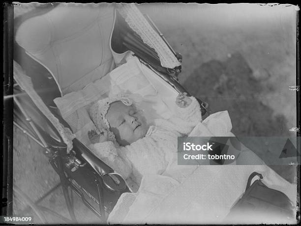 ベビーで名付けベビーカー用 - 赤ちゃんのストックフォトや画像を多数ご用意 - 赤ちゃん, 1920～1929年, プリント写真