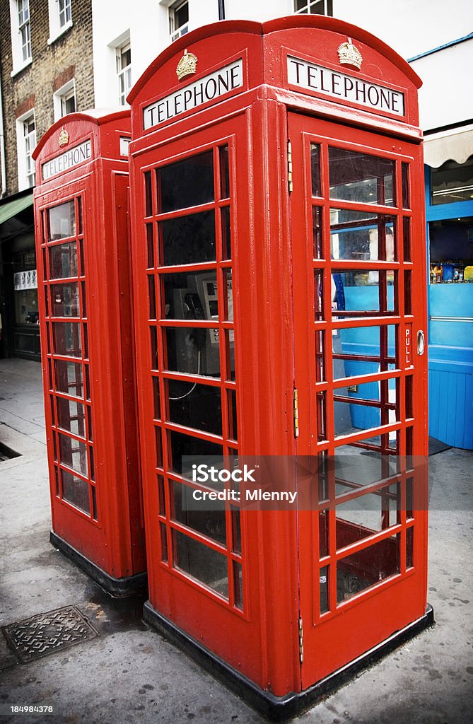 Cabina telefonica di Londra - Foto stock royalty-free di Antico - Vecchio stile
