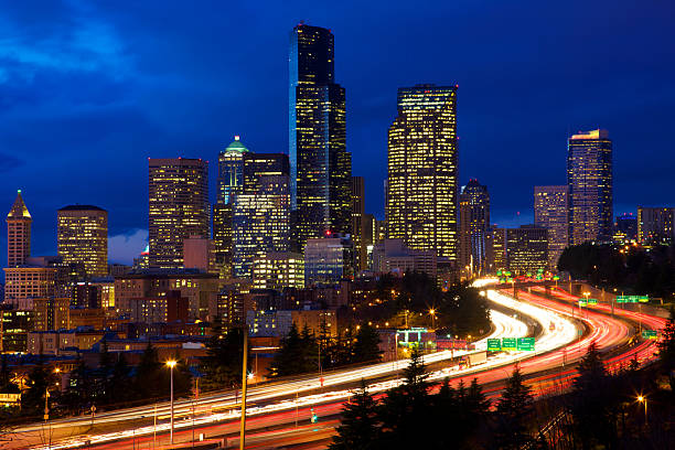 istock Busy traffic thru Seattle downtown 184984702