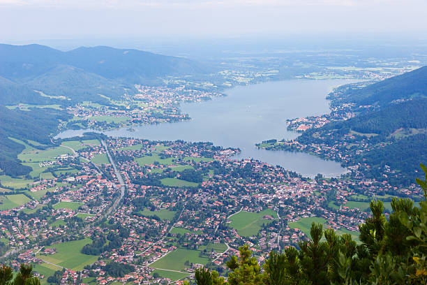 jezioro tegernsee, bawaria - tegernsee lake tegernsee lake mountain zdjęcia i obrazy z banku zdjęć