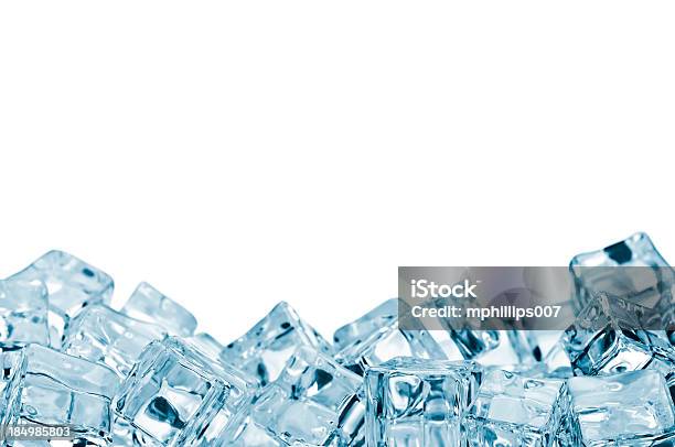 Foto de Cubos De Gelo e mais fotos de stock de Cubo de Gelo - Cubo de Gelo, Gelo, Moldura de Quadro - Composição