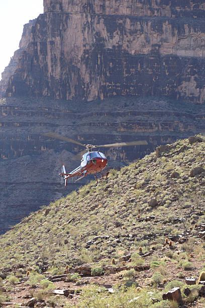 descoberta - canyon majestic grand canyon helicopter imagens e fotografias de stock