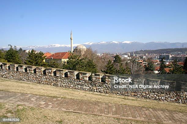 Città Vecchia Di Skopje - Fotografie stock e altre immagini di Ambientazione esterna - Ambientazione esterna, Cancello, Capitali internazionali