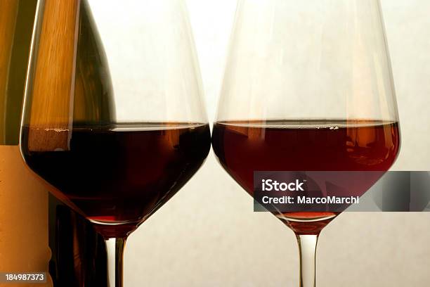 Vinho Tinto - Fotografias de stock e mais imagens de Bebida - Bebida, Bebida Alcoólica, Cave