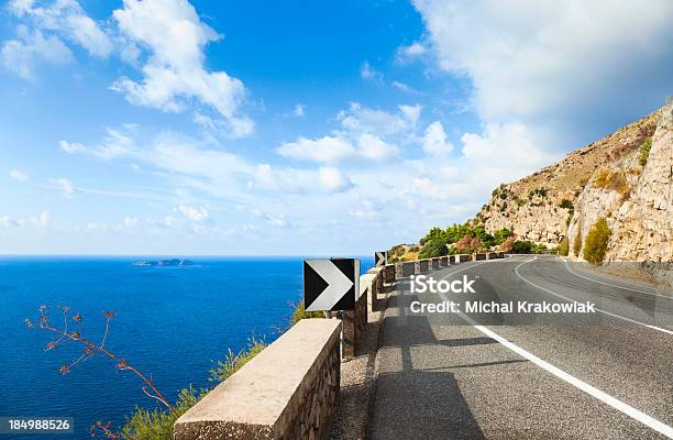 Carretera Costera Foto de stock y más banco de imágenes de Amalfi - Amalfi, Vía, Italia