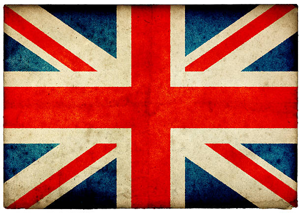 grunge de bandera union jack en violento borde de la antigua tarjeta postal - british flag flag british culture old fashioned fotografías e imágenes de stock