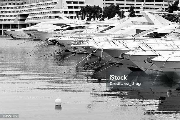 Winter Harbour Stockfoto und mehr Bilder von Auf dem Wasser treiben - Auf dem Wasser treiben, Bucht, Entspannung