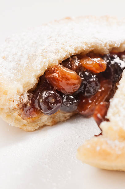 istock Traditional christmas mince pie filled with mincemeat 184991142