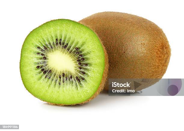 Kiwi Isolato - Fotografie stock e altre immagini di Frutto Kiwi - Frutto Kiwi, Scontornabile, Fetta