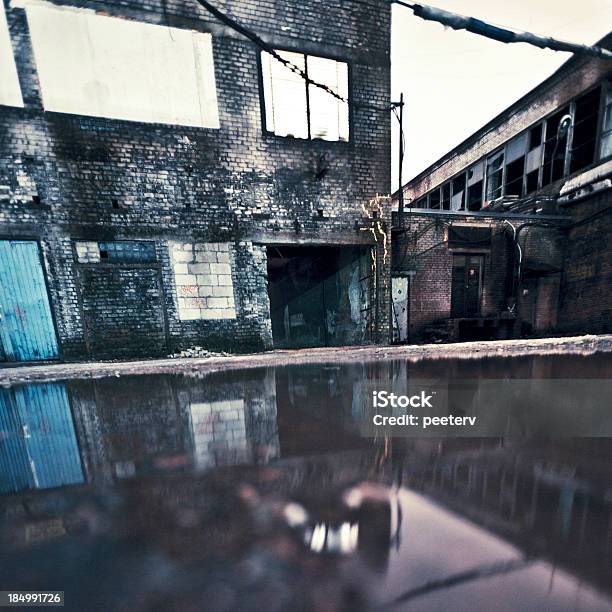 Industrial Reflejos Foto de stock y más banco de imágenes de Abandonado - Abandonado, Agua, Aire libre