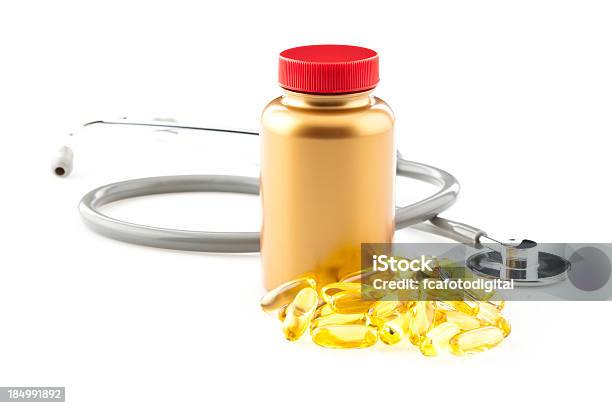 Omega 3 Foto de stock y más banco de imágenes de Aceite de hígado de pescado - Aceite de hígado de pescado, Aceite de pescado, Asistencia sanitaria y medicina