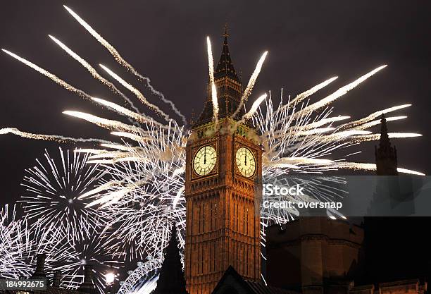 London La Medianoche Foto de stock y más banco de imágenes de Año nuevo - Año nuevo, Londres - Inglaterra, Día de fin de año