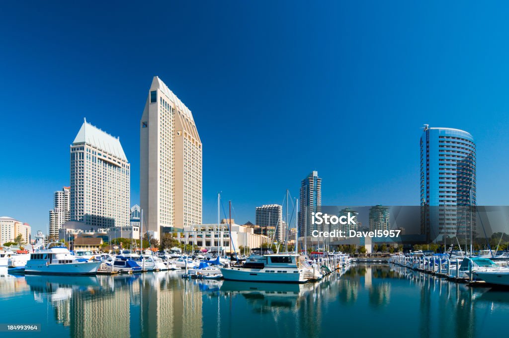 Horizonte de la Marina de San Diego y a - Foto de stock de Agua libre de derechos