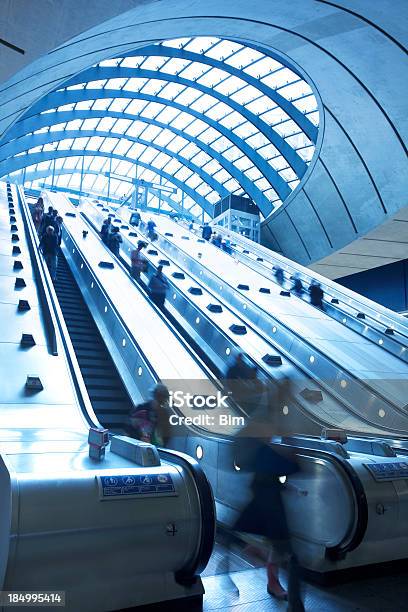 Turva As Pessoas Na Estação De Metro - Fotografias de stock e mais imagens de Andar - Andar, Arquitetura, Atividade