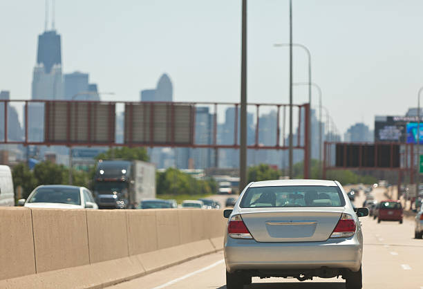 istock Driving to Downtown Chicago 184998339