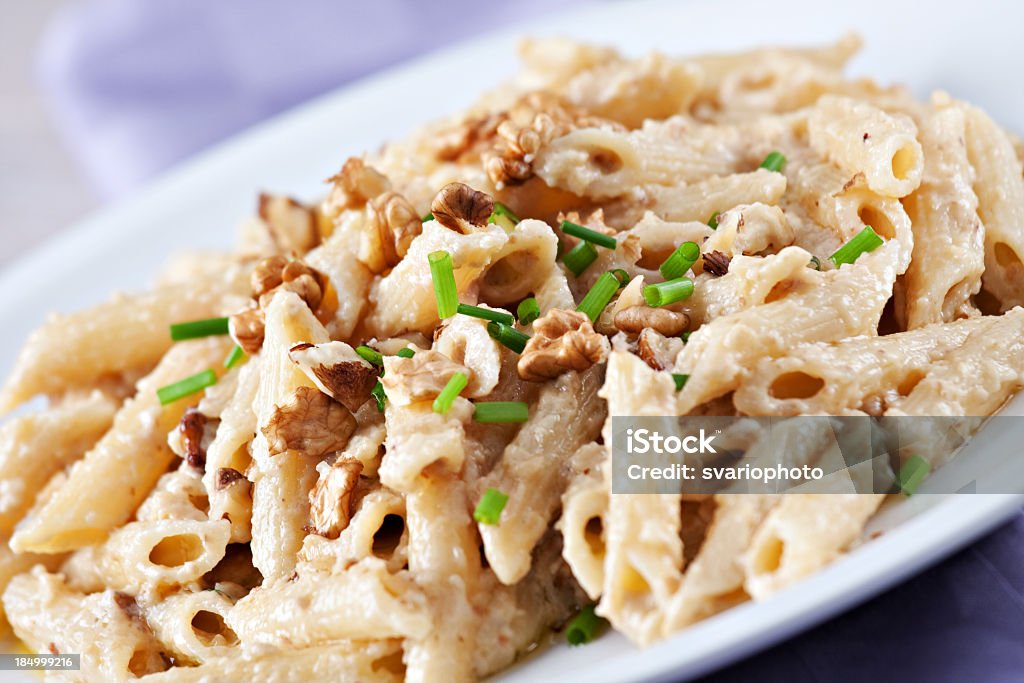 Pasta con salsa de nogal - Foto de stock de Aceite para cocinar libre de derechos