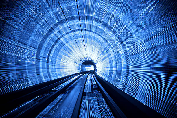 туннель скорость света - train lines стоковые фото и изображения