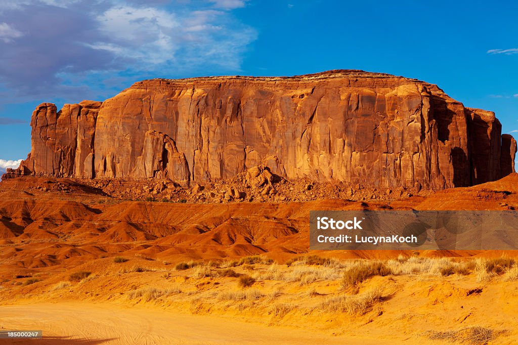 Monument valley, dei Navajo Parco tribale, Utah-Arizona - Foto stock royalty-free di Altopiano