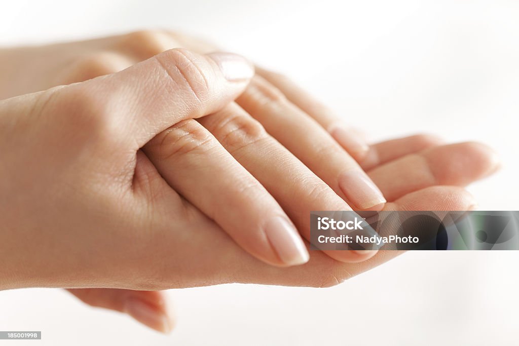 Cuidado de la piel - Foto de stock de Uña de la mano libre de derechos