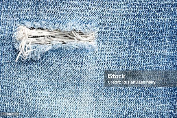 Foto de Pequeno Orifício Em Denim Jeans e mais fotos de stock de Abstrato - Abstrato, Antigo, Arte