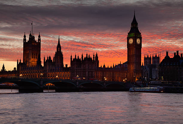 istock Parliment and Big Ben Sunset 185002954