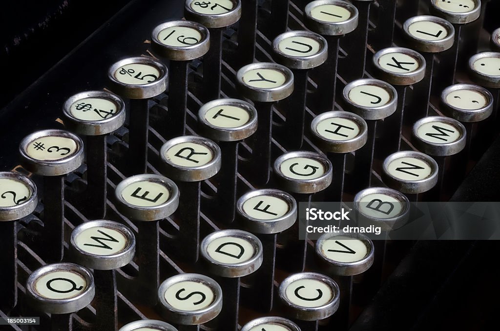 Античный Клавиатура пишущей машинки - Стоковые фото Machinery роялти-фри