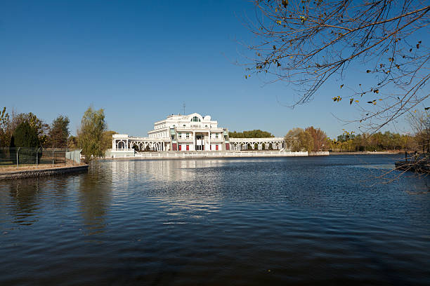 istock White palace in the Lake 185004177
